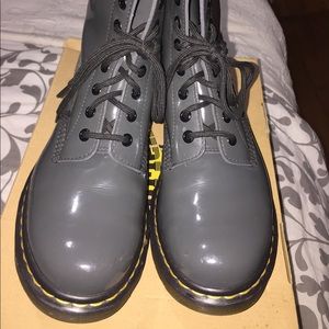 De. Martens Air Wair
